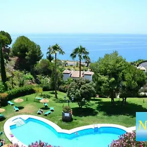 apartamento-de-lujo-con-espectaculares-vistas-al-mar.hotelsinnerja.org/